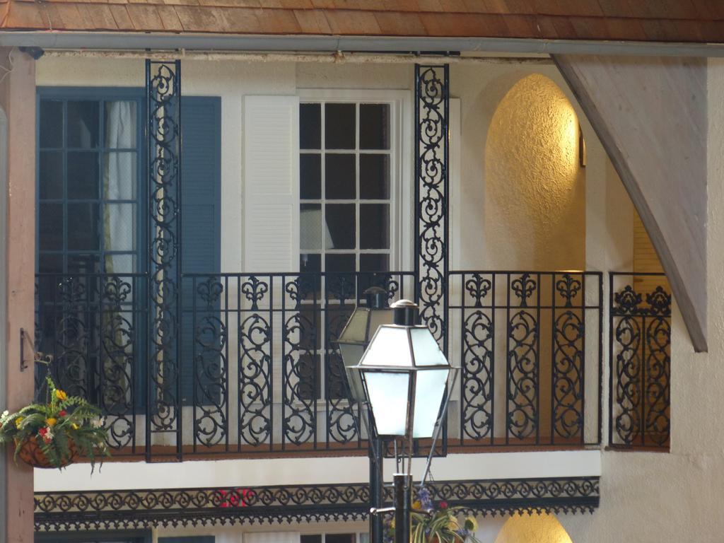 Howard Johnson By Wyndham Burlington Exterior foto